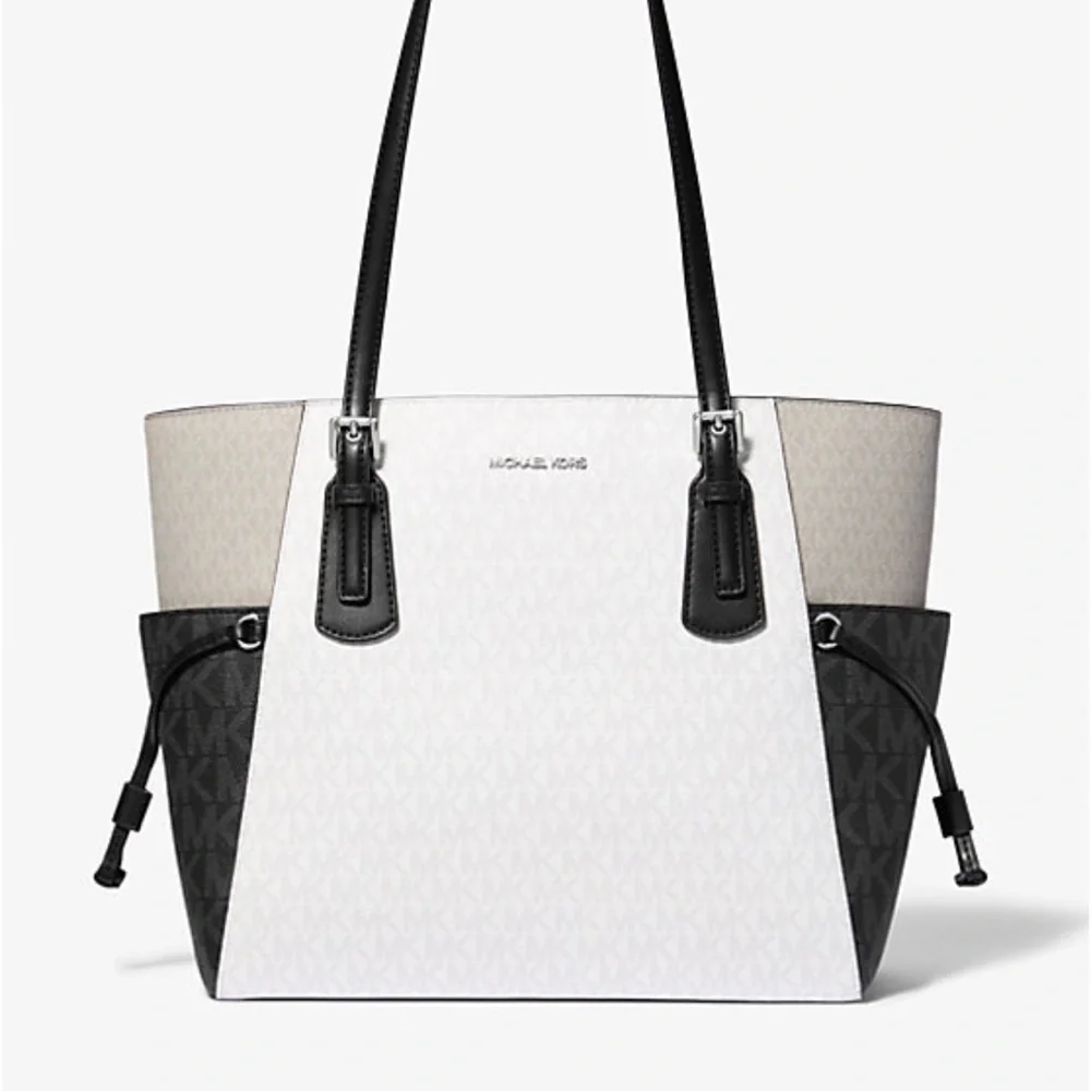 Michael Kors Voyager Large Color-Block Signature Logo Tote Bag
Optic White Mult - Picture 3 of 16